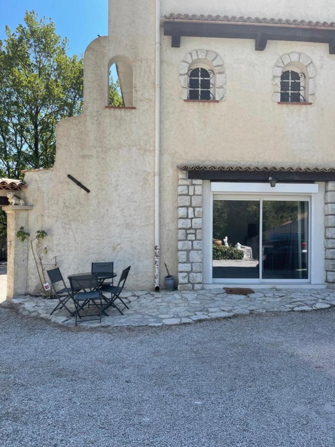 Appartement Bas De Villa Avec Piscine Privee Partagee Proche Bord De Mer كانيو سور مير المظهر الخارجي الصورة